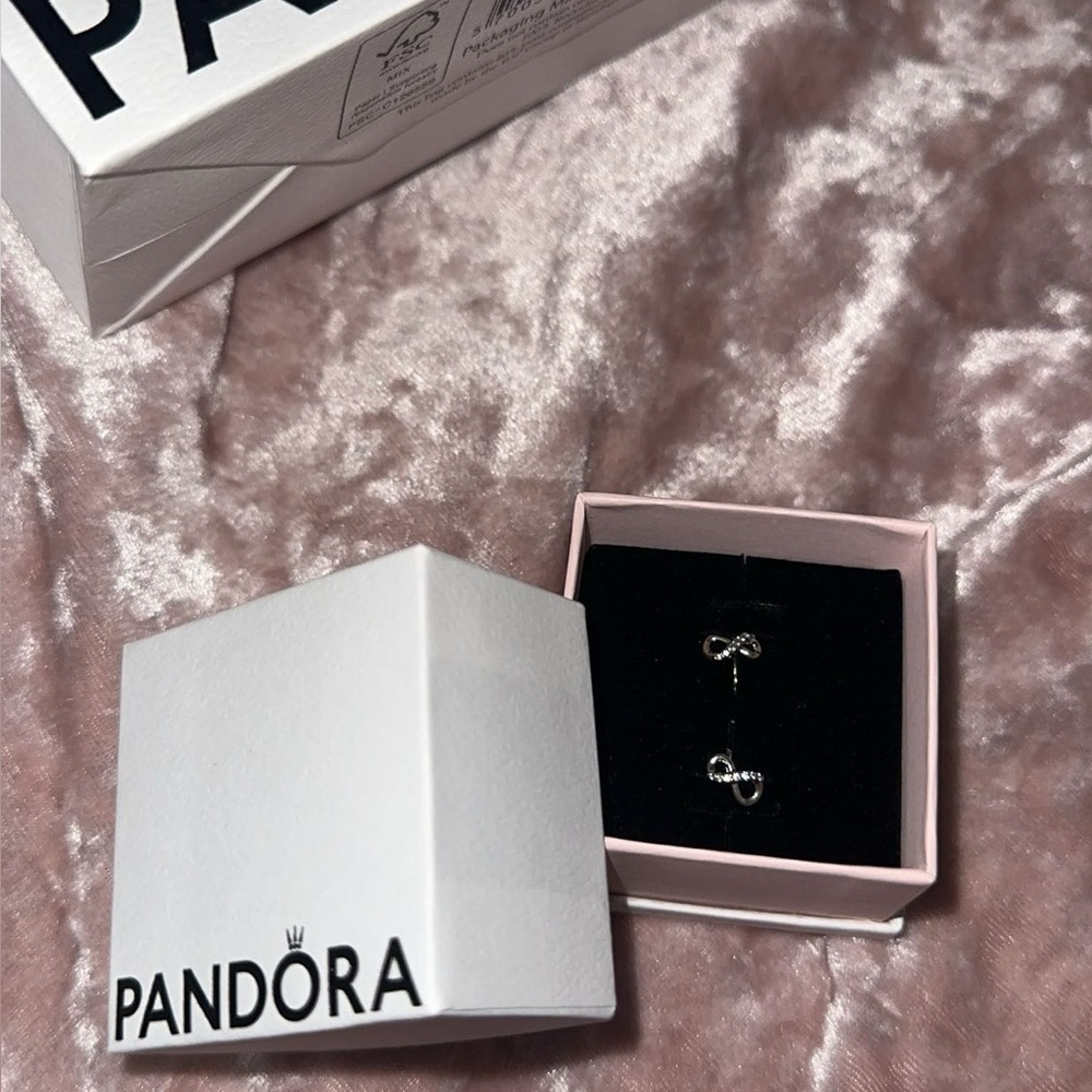 Pandora infinity studs